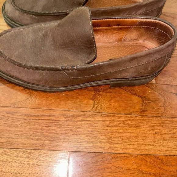 Eddie Bauer women’s loafers in a size 9 brown - Picture 5 of 7